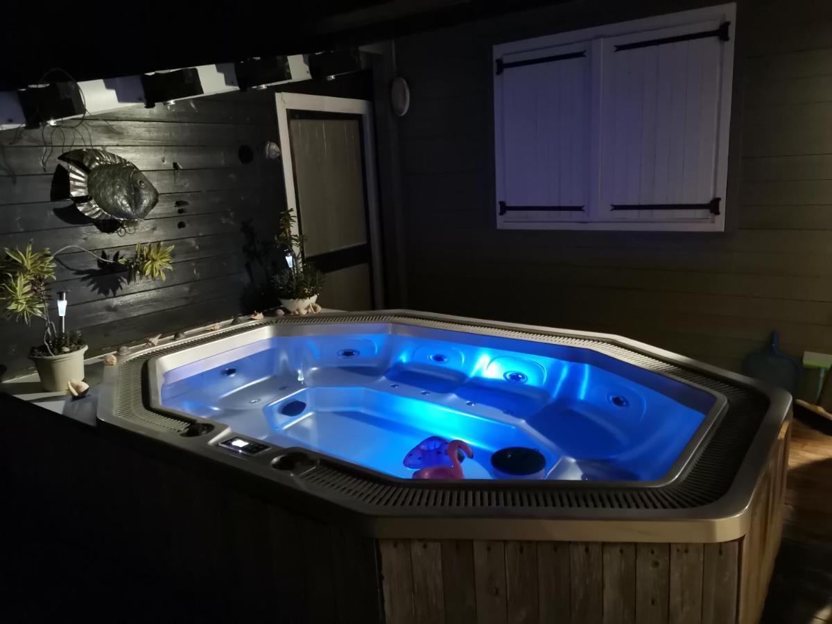 Bungalow La Perle - Jacuzzi - Piscine Сен-Франсуа Екстер'єр фото